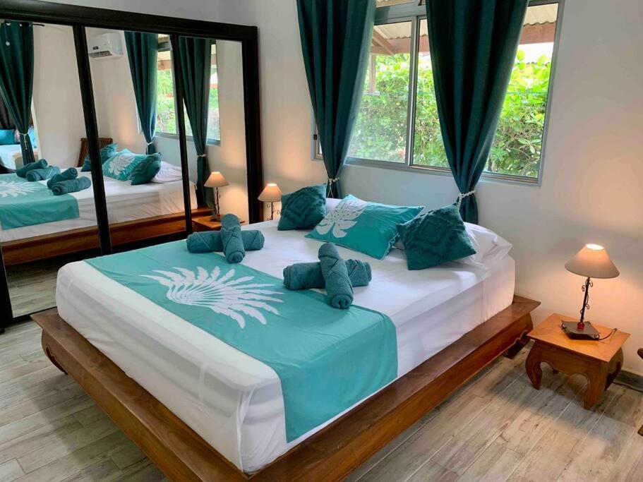 Villa Hoama Lodge Moorea Teavaro Eksteriør billede